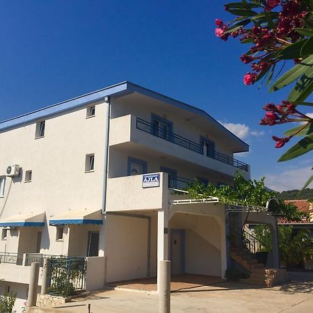 Apartments Ajla ウトイェハ エクステリア 写真