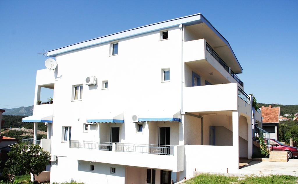 Apartments Ajla ウトイェハ エクステリア 写真