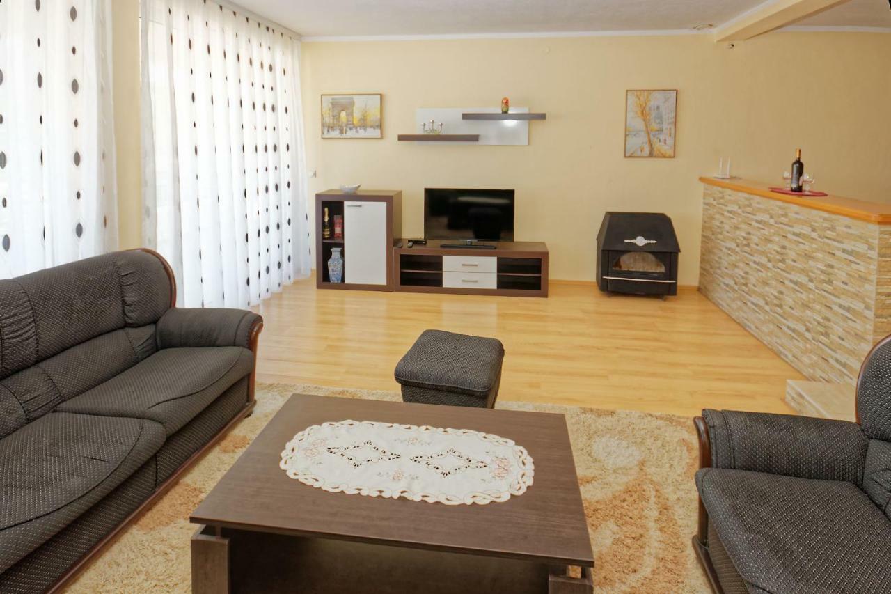 Apartments Ajla ウトイェハ エクステリア 写真