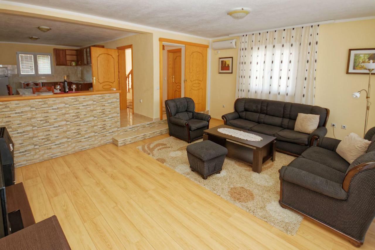 Apartments Ajla ウトイェハ エクステリア 写真